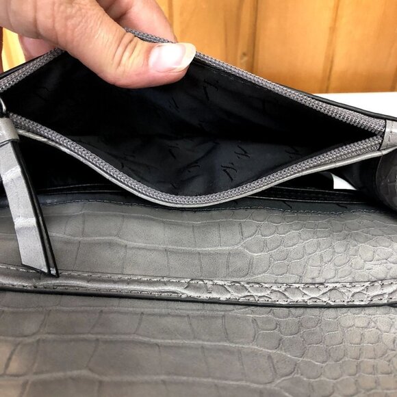 Simply Vera Women Crocodile Gray Contemporary Leena Envelope Crossbody Bag NWOT - Picture 10 of 10